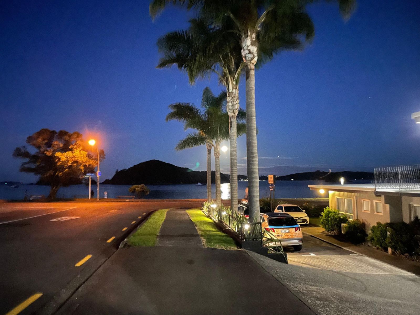 Paihia moon