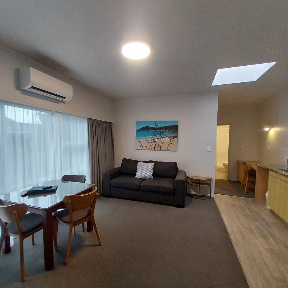 Top Floor 1-Bedroom