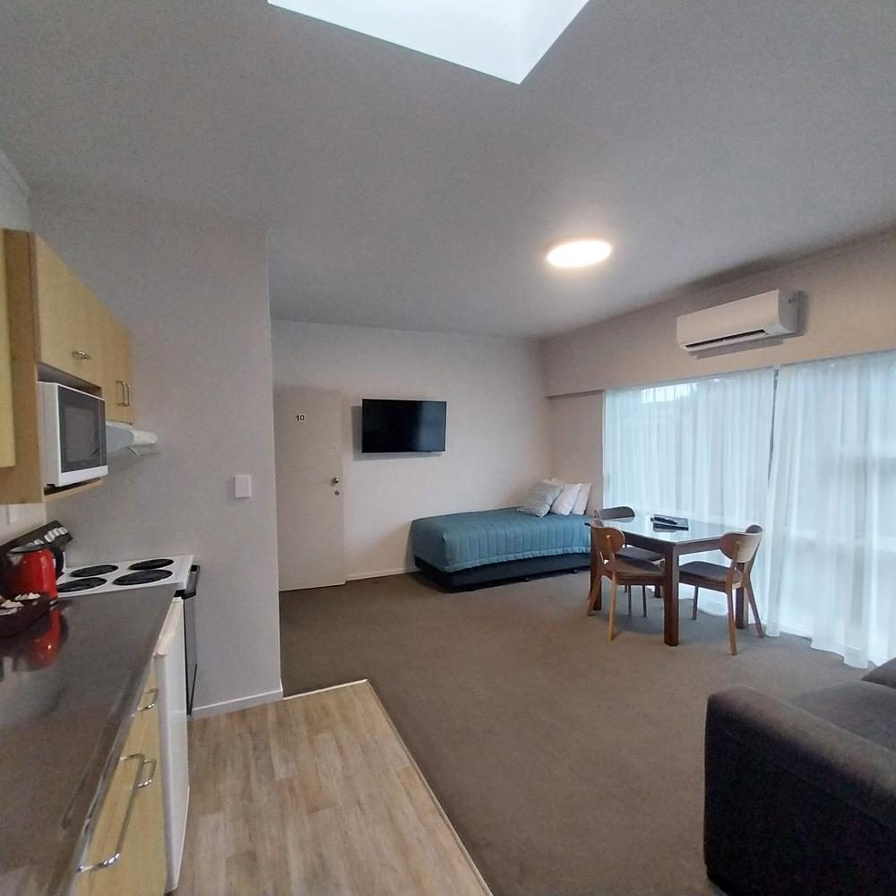 Top Floor 1-Bedroom